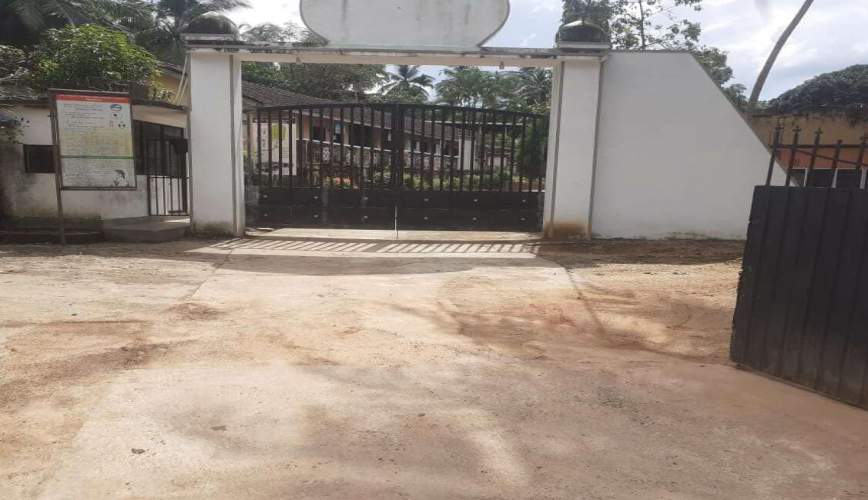 P3. FRONT GATE (12FT X 6FT) (2)